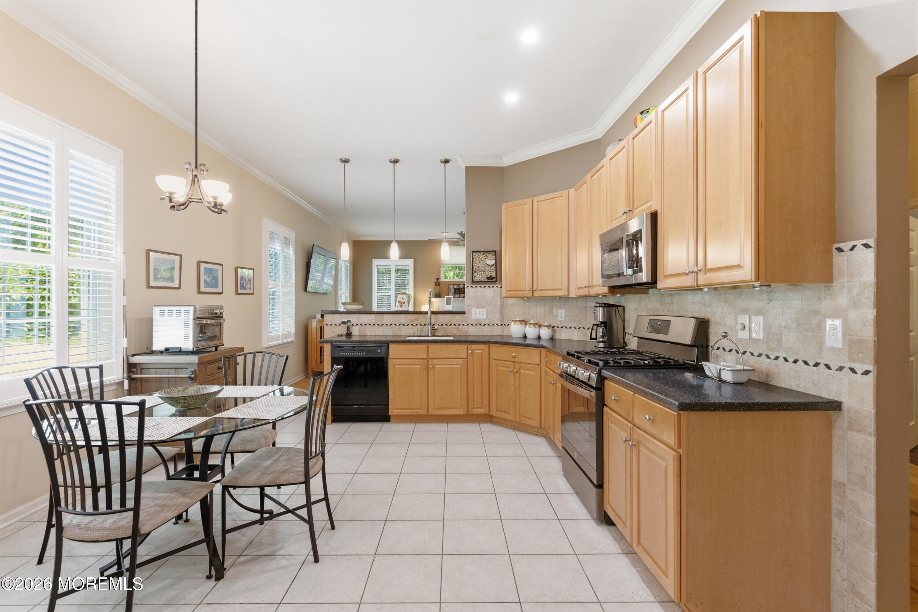19 St Andrews Road Jackson, NJ 08527 - Photo 20 of 61 Interior-10