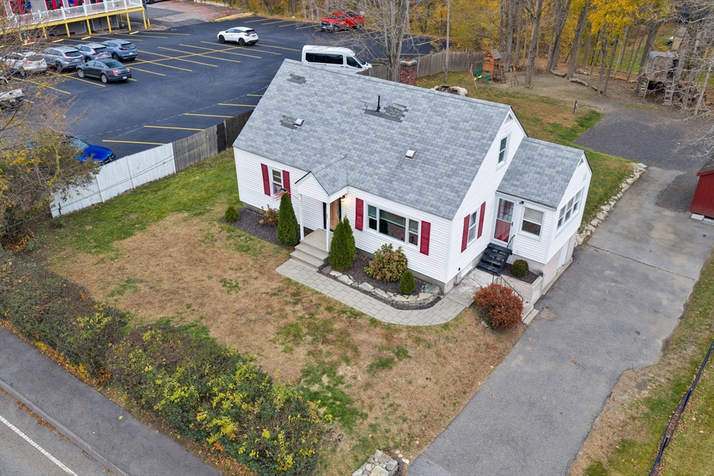 20 Leicester Street Oxford, MA 01537 - Photo 22 of 22 an aerial view of a house with swimming pool