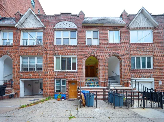 $1,580,000 | 2391 East 3rd Street | South Marlboro