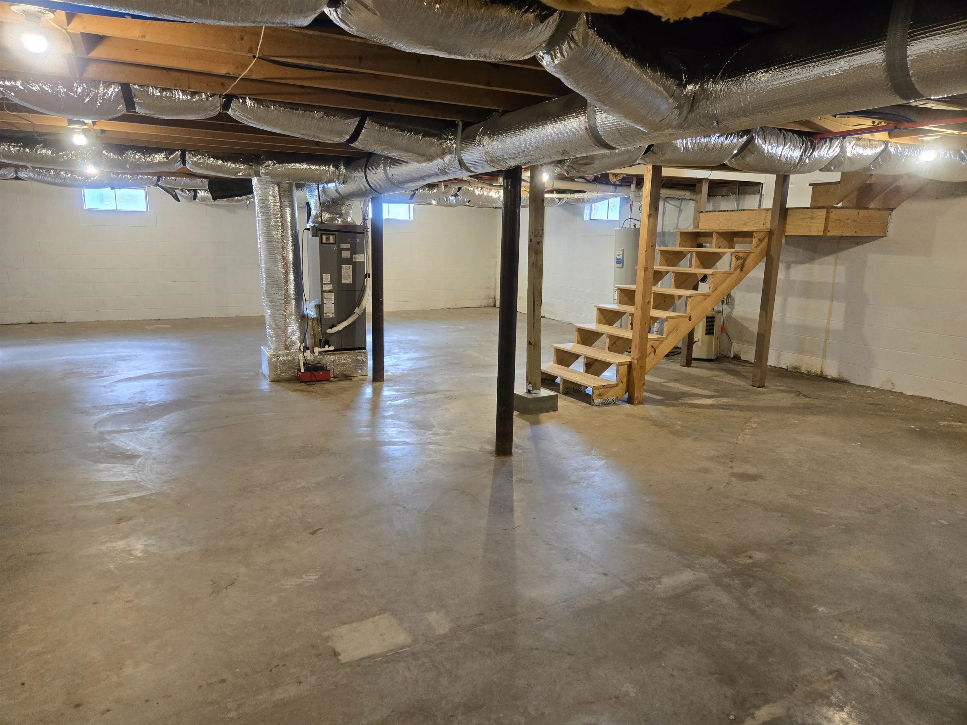 307 West Spring Avenue Elkton, VA 22827 - Photo 25 of 28 a view of a room with gym equipment