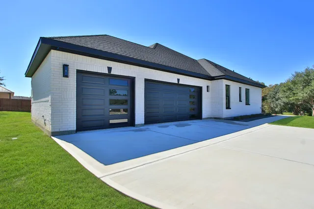 a front view of house with yard