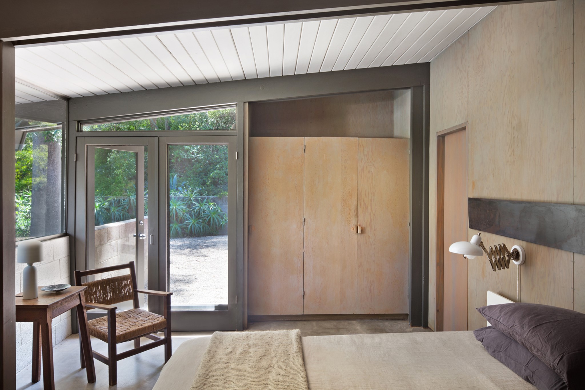 12450 Rochedale Lane Los Angeles, CA 90049 - Photo 6 of 13