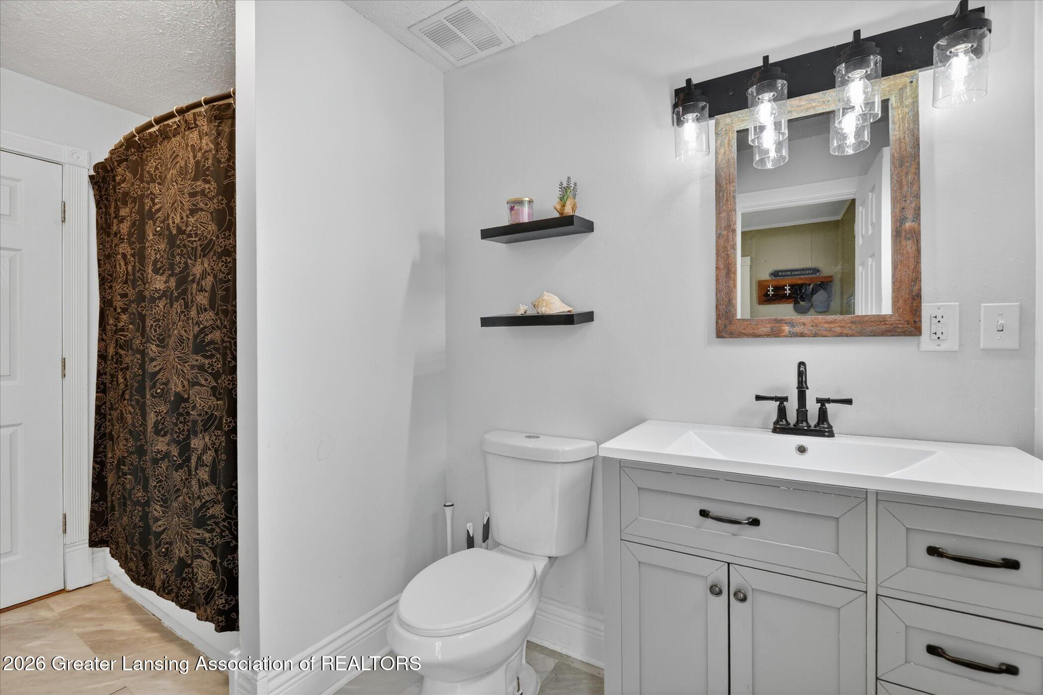 511 Tyrrell Road Bancroft, MI 48414 - Photo 19 of 47 19-511-E-Tyrrell-Rd-WindowStill-Real-Est