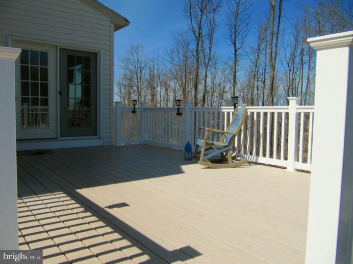 44 Hillview Road Morgantown, PA 19543 - Photo 4 of 25 Deck