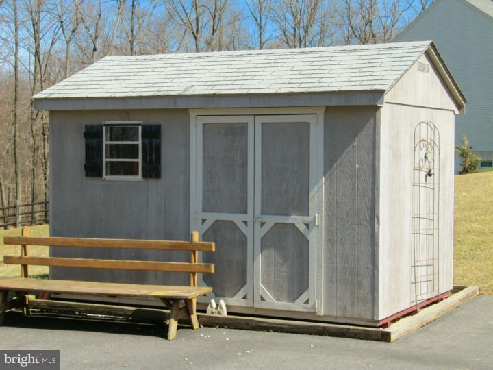 44 Hillview Road Morgantown, PA 19543 - Photo 6 of 25 Storage Shed