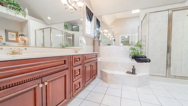 $899,000 | 836 Royal Dublin Lane, Dyer, IN 46311