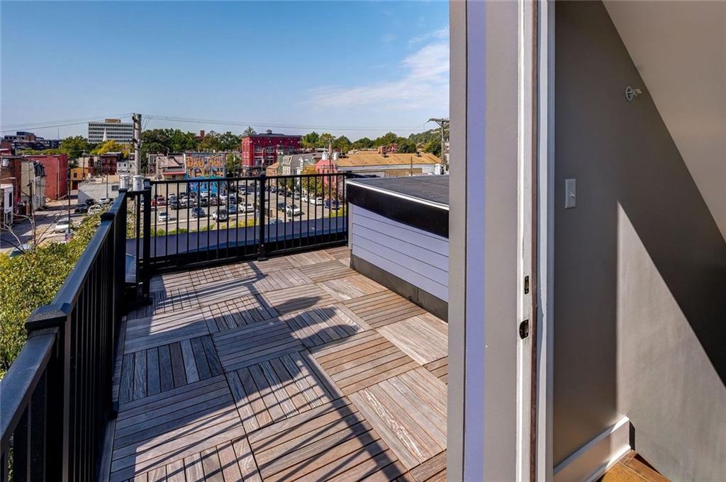 734 Middle Street Pittsburgh, PA 15212 - Photo 2 of 25