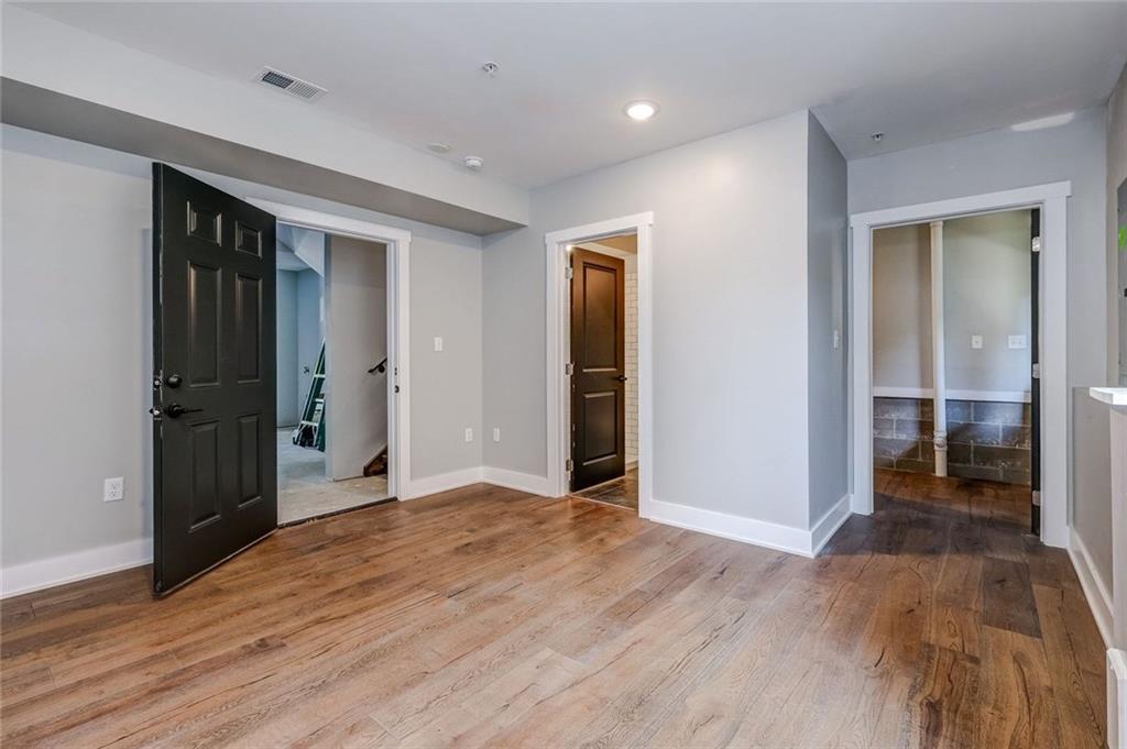 734 Middle Street Pittsburgh, PA 15212 - Photo 11 of 25