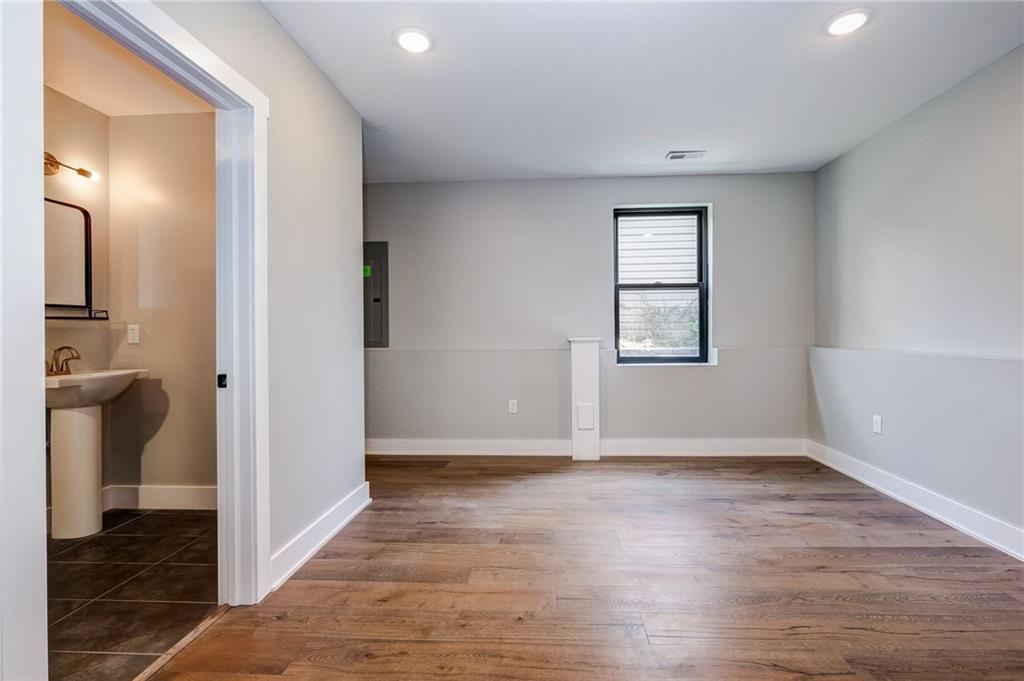 734 Middle Street Pittsburgh, PA 15212 - Photo 13 of 25