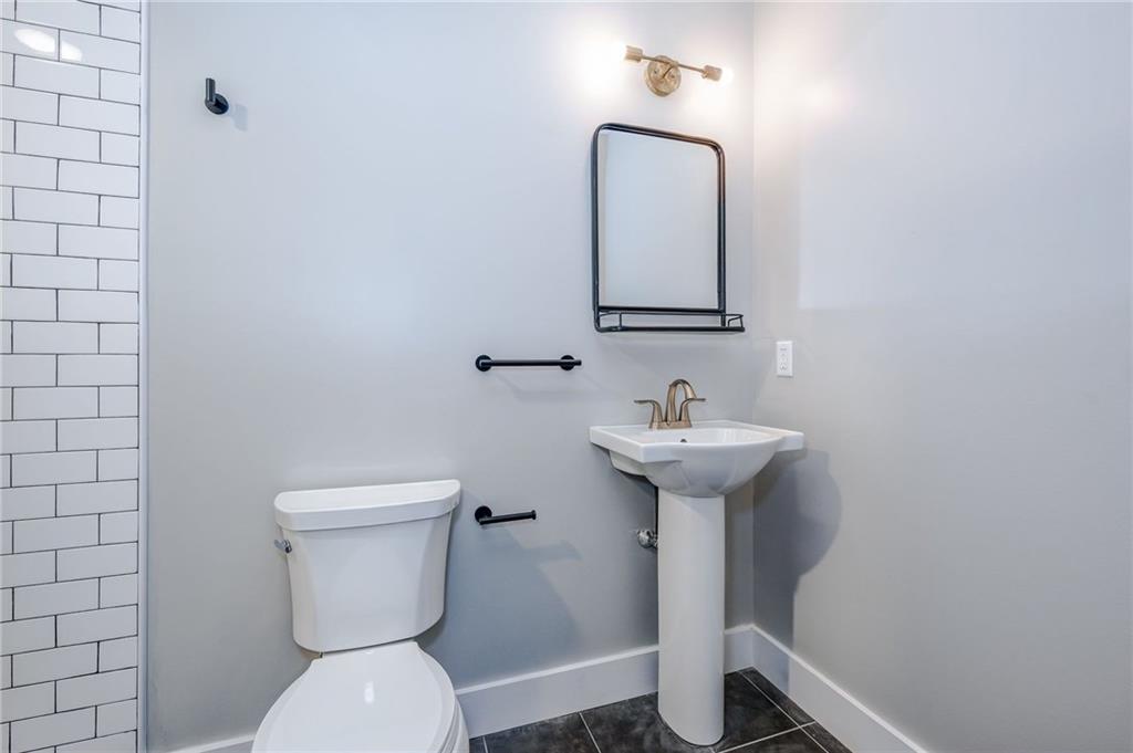 734 Middle Street Pittsburgh, PA 15212 - Photo 18 of 25