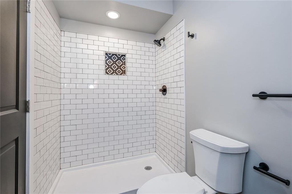 734 Middle Street Pittsburgh, PA 15212 - Photo 19 of 25