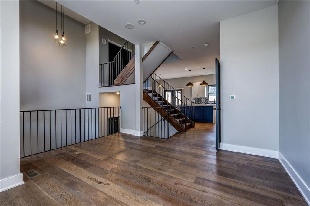 734 Middle Street Pittsburgh, PA 15212 - Photo 5 of 25