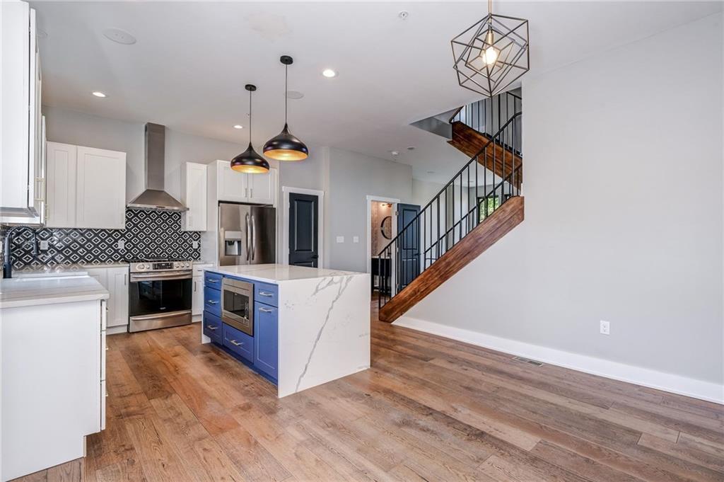 734 Middle Street Pittsburgh, PA 15212 - Photo 7 of 25