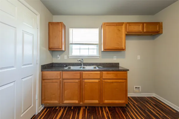 $997 | 1834 Roberts Street, Beaumont, TX 77701