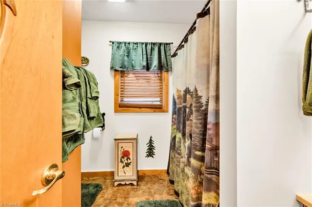 $449,900 | 34 Yuri Lane, Piney Creek, NC 28663