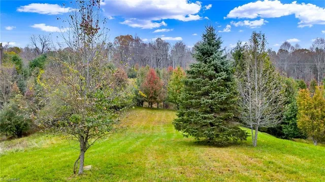 $449,900 | 34 Yuri Lane, Piney Creek, NC 28663