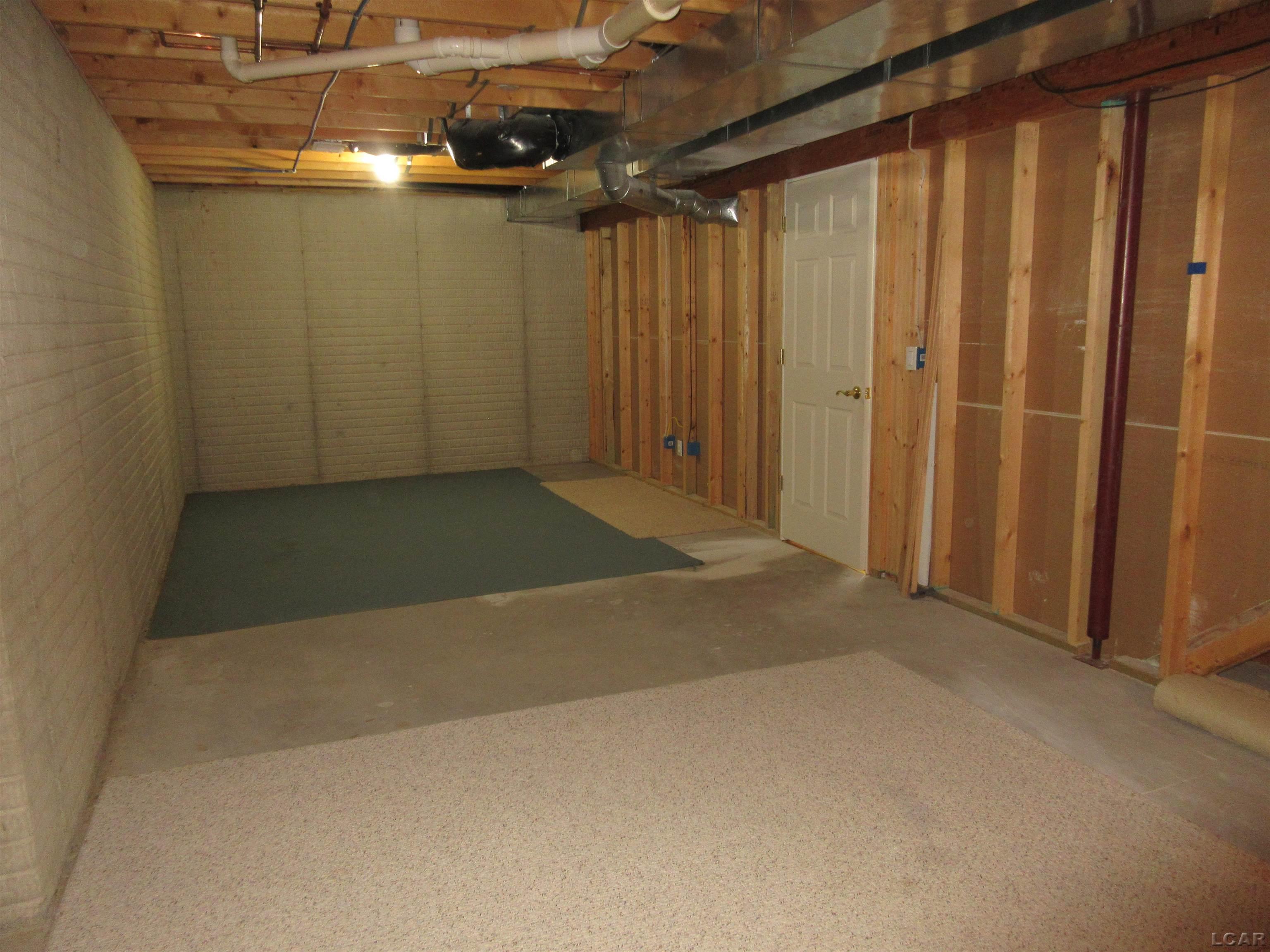 673 Ridge Lane Tecumseh, MI 49286 - Photo 52 of 62 50143471-fa725bd2-6589-4c97-a664-531903788249.JPG