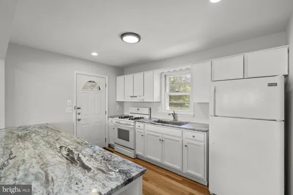 $335,000 | 5759 Paradise Avenue, Elkridge, MD 21075