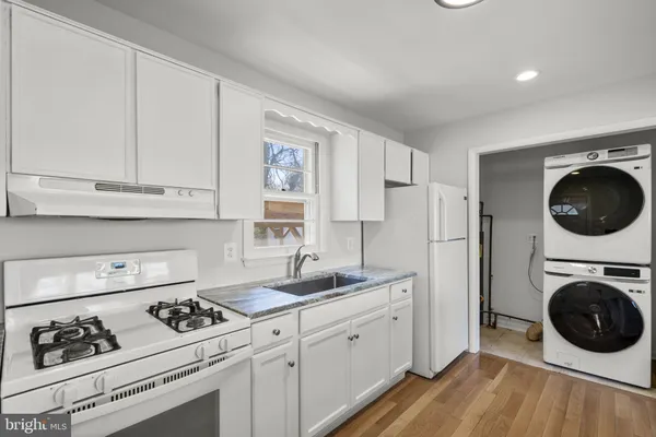 $335,000 | 5759 Paradise Avenue, Elkridge, MD 21075