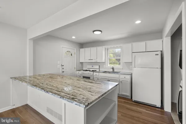 $335,000 | 5759 Paradise Avenue, Elkridge, MD 21075