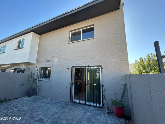 $2,200 | 2927 East Fairmount Avenue, Phoenix, AZ 85016