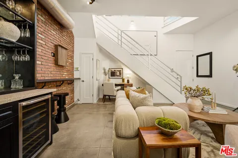 $1,399,000 | 630 Rose Avenue, Unit 5, Venice, CA 90291