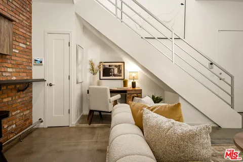 $1,399,000 | 630 Rose Avenue, Unit 5, Venice, CA 90291