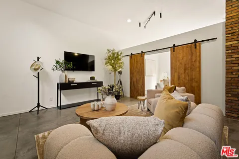 $1,399,000 | 630 Rose Avenue, Unit 5, Venice, CA 90291