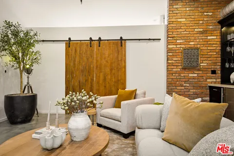 $1,399,000 | 630 Rose Avenue, Unit 5, Venice, CA 90291