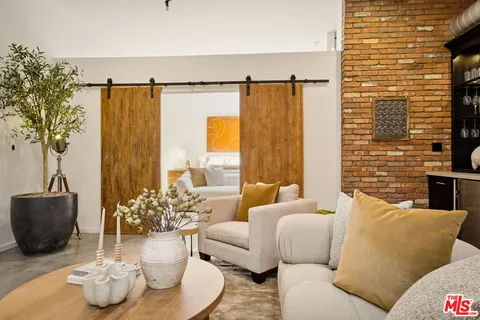 $1,399,000 | 630 Rose Avenue, Unit 5, Venice, CA 90291