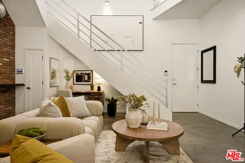 $1,399,000 | 630 Rose Avenue, Unit 5, Venice, CA 90291