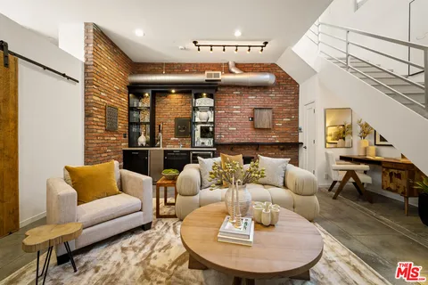 $1,399,000 | 630 Rose Avenue, Unit 5, Venice, CA 90291