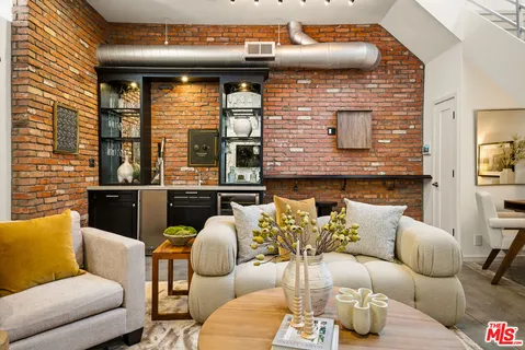 $1,399,000 | 630 Rose Avenue, Unit 5, Venice, CA 90291