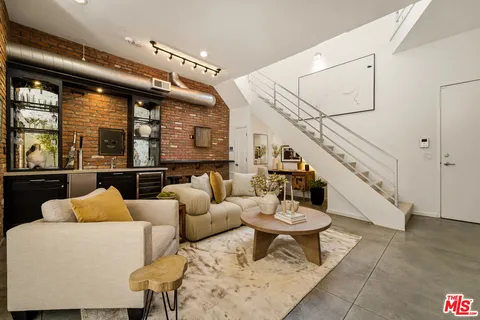 $1,399,000 | 630 Rose Avenue, Unit 5, Venice, CA 90291