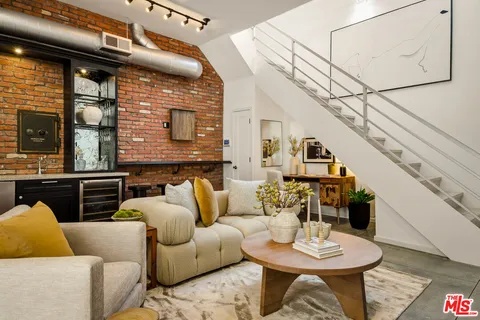 $1,399,000 | 630 Rose Avenue, Unit 5, Venice, CA 90291