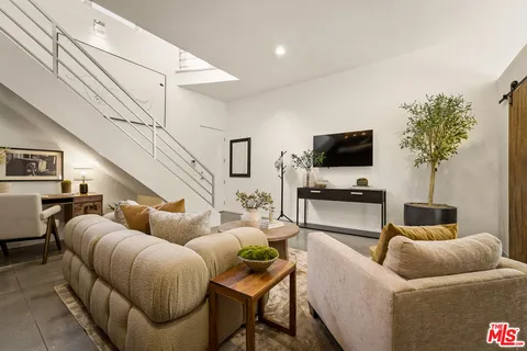 $1,399,000 | 630 Rose Avenue, Unit 5, Venice, CA 90291