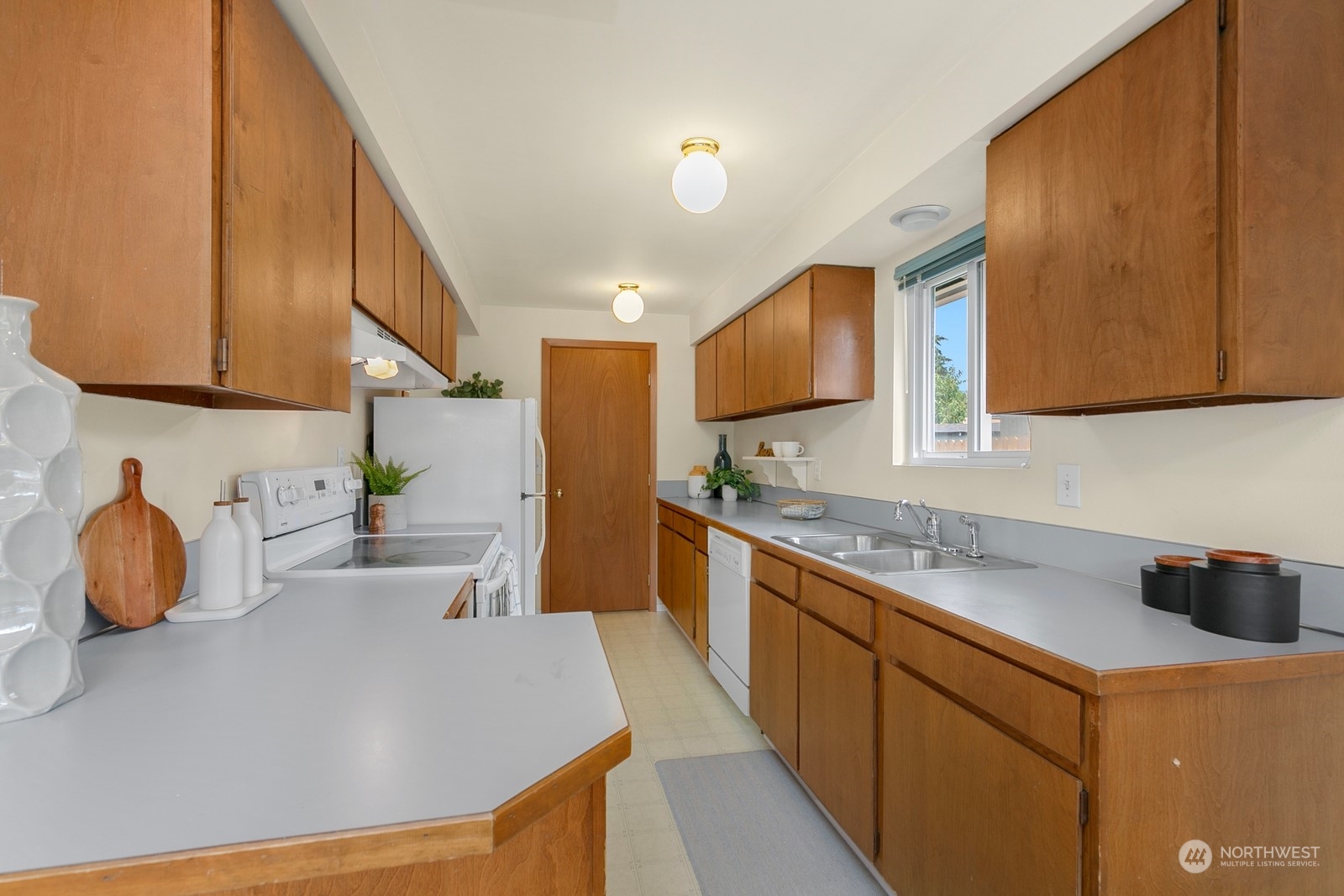 13202 Southeast 150th Street Renton, WA 98058 - Photo 11 of 37 Gallery Image 11