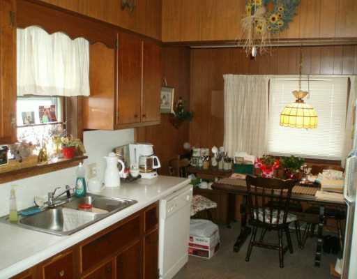 269 Baldwin Avenue Sharon, PA 16146 - Photo 3 of 4 Kitchen.