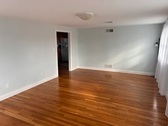 $2,300 | 305 Shears Street, Unit B, Wrentham, MA 02093