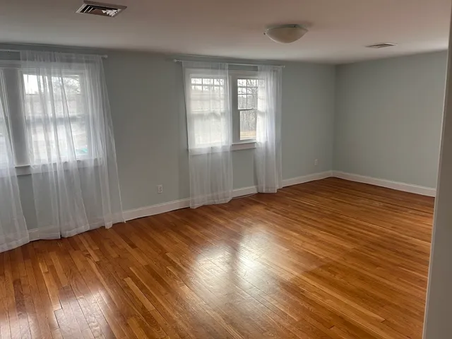 $2,300 | 305 Shears Street, Unit B, Wrentham, MA 02093