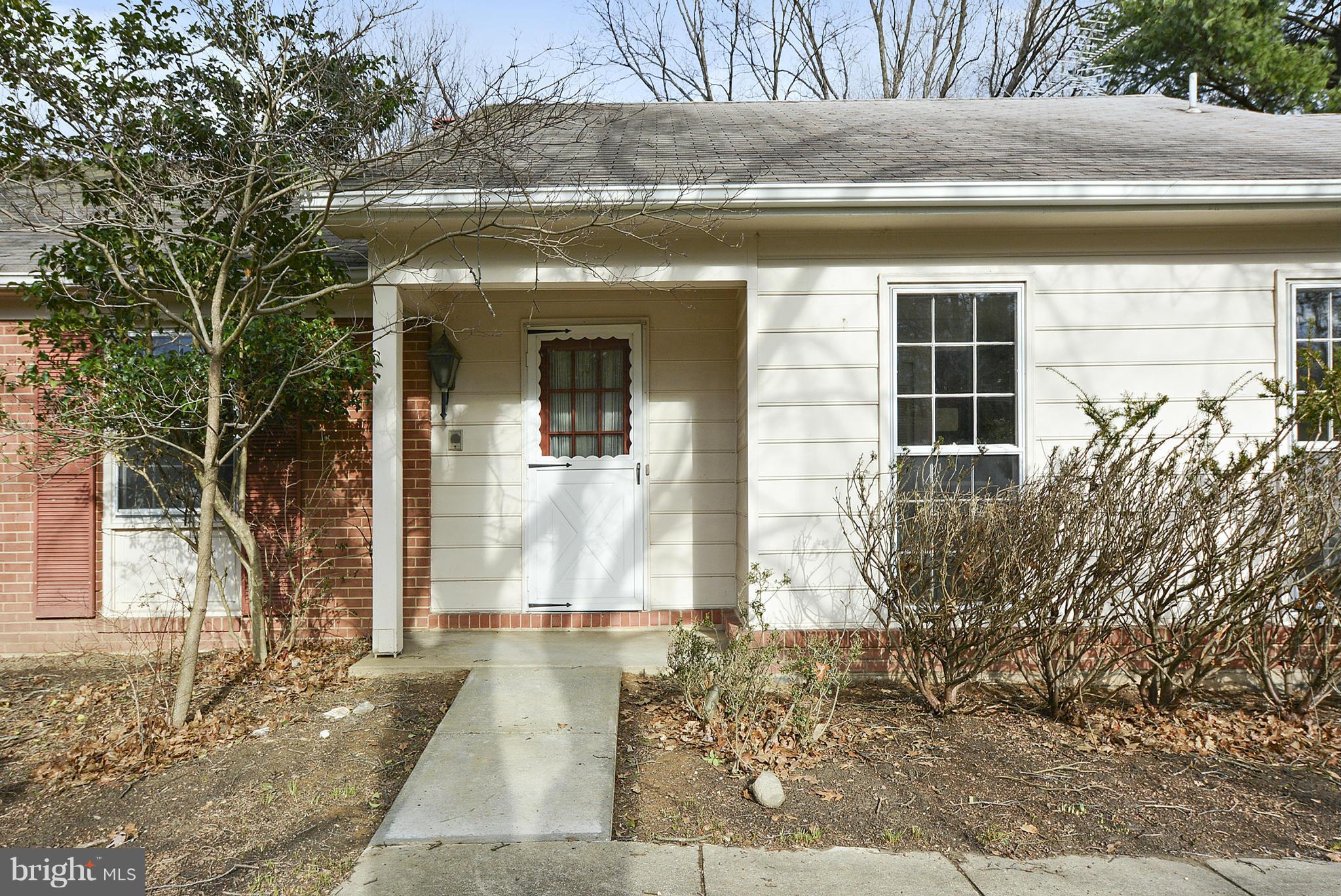 213 Hermleigh Road Silver Spring, MD 20902 - Photo 2 of 30 Front Walk