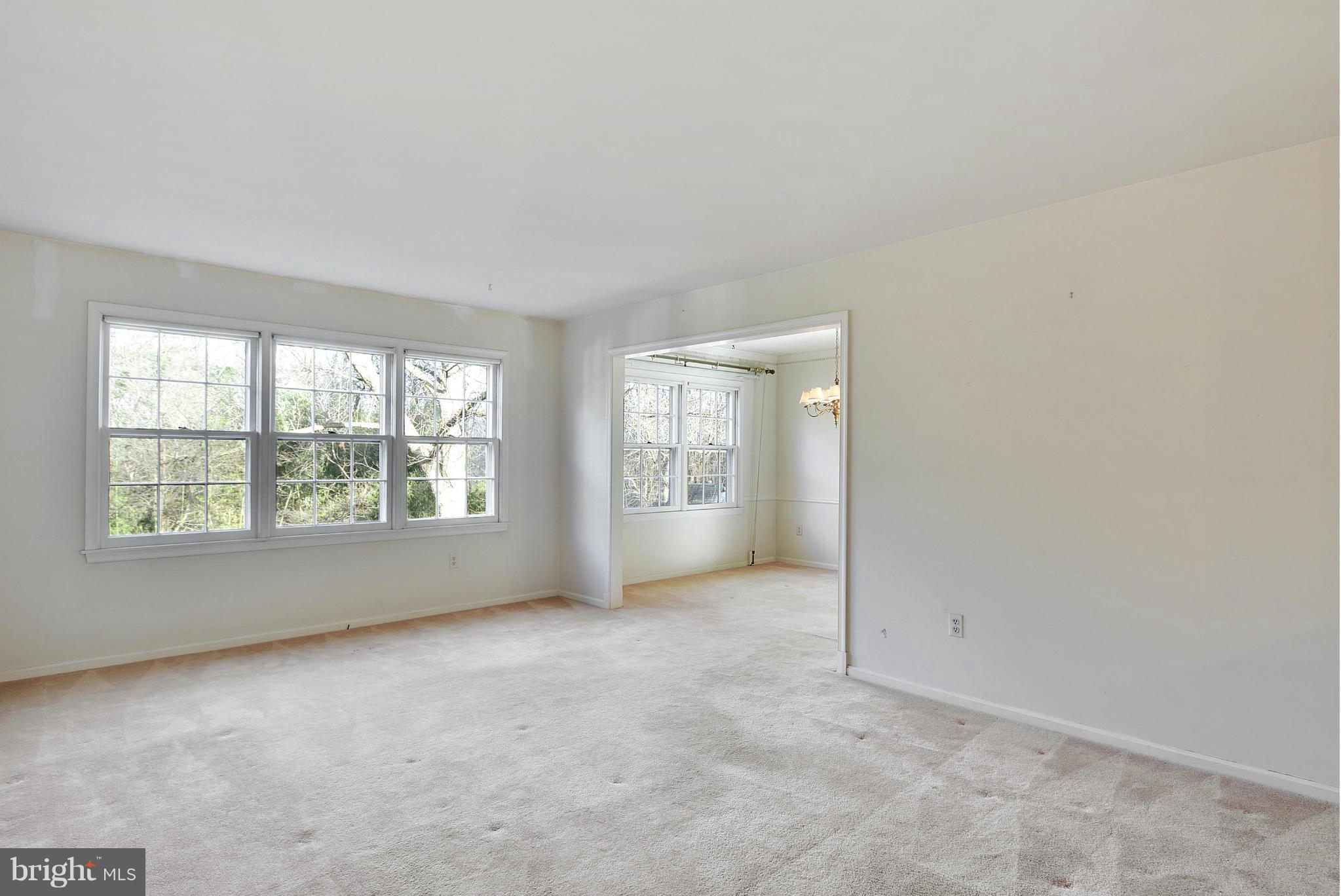 213 Hermleigh Road Silver Spring, MD 20902 - Photo 4 of 30 Living Room