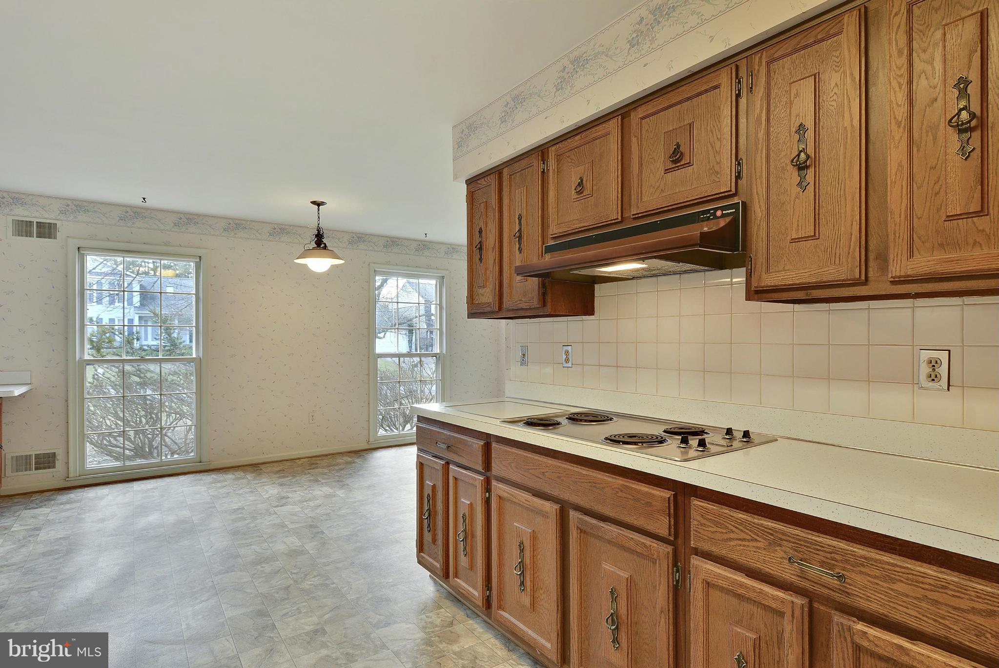 213 Hermleigh Road Silver Spring, MD 20902 - Photo 7 of 30 Kitchen