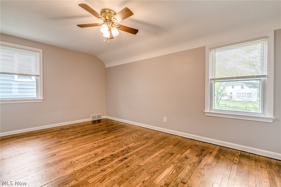 1138 Croyden Road Lyndhurst, OH 44124 - Photo 16 of 35