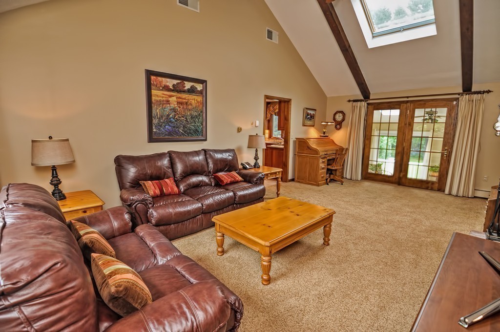 34 Robin Road Norfolk, MA 02056 - Photo 8 of 30 Gallery Image 8