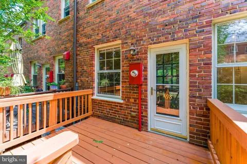 $425,000 | 1401 South Edgewood Street, Unit 498, Arlington, VA 22204