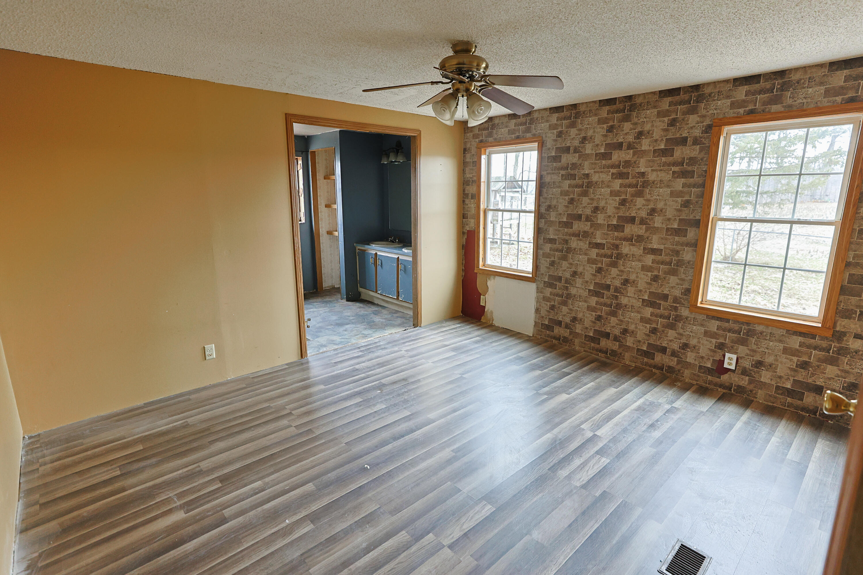 60123 Dailey Road Cassopolis, MI 49031 - Photo 22 of 43 Primary Bedroom