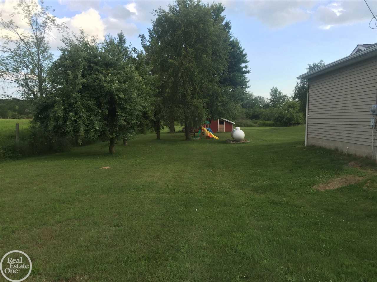 4090 Wellman Line Road Jeddo, MI 48032 - Photo 4 of 23