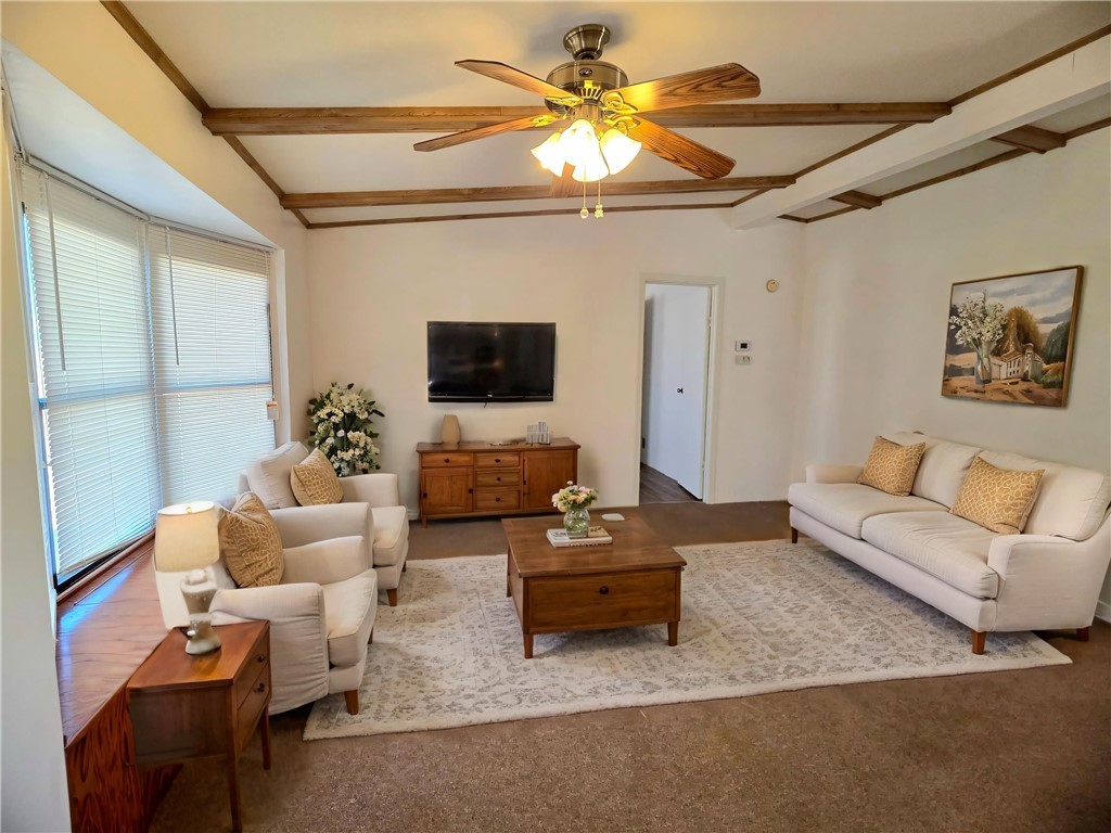 3000 West Carmichael Road Golden Valley, AZ 86413 - Photo 5 of 62 Living Room