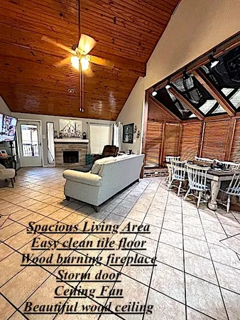 $226,500 | 200 Fountain Lake West, Unit 125, Livingston, TX 77351